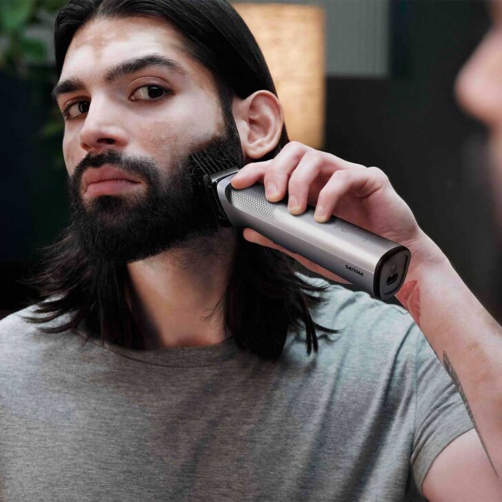 اصلاح موهای صورت با شانه بلند