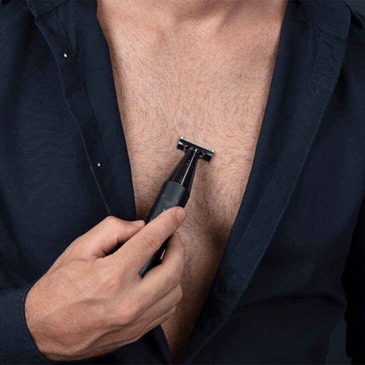 اصلاح موهای بدن با یونی بلید